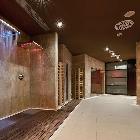 מלון Basiliani - Cdshotels 4*